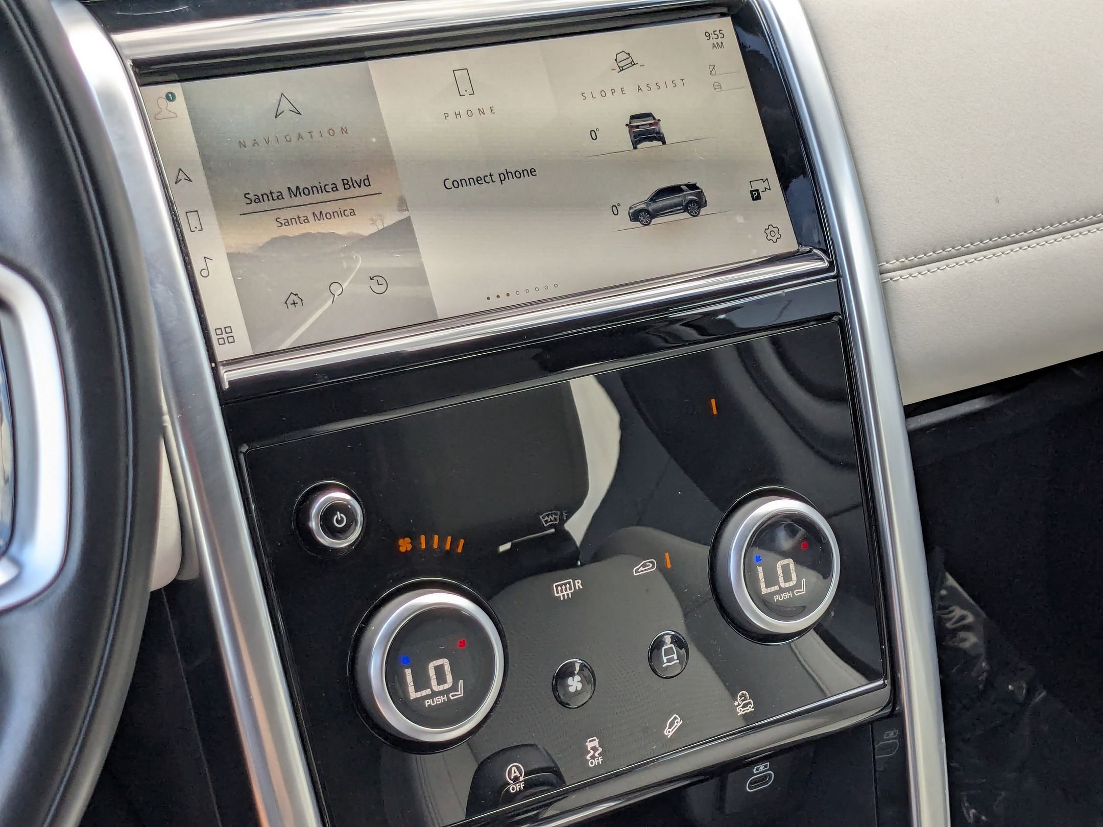 2023 Land Rover Discovery Sport SE photo 14