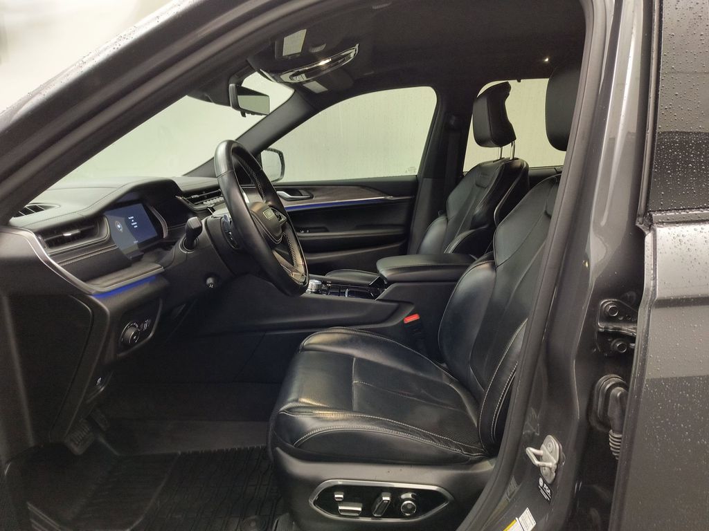 2021 Jeep Grand Cherokee Overland photo 3