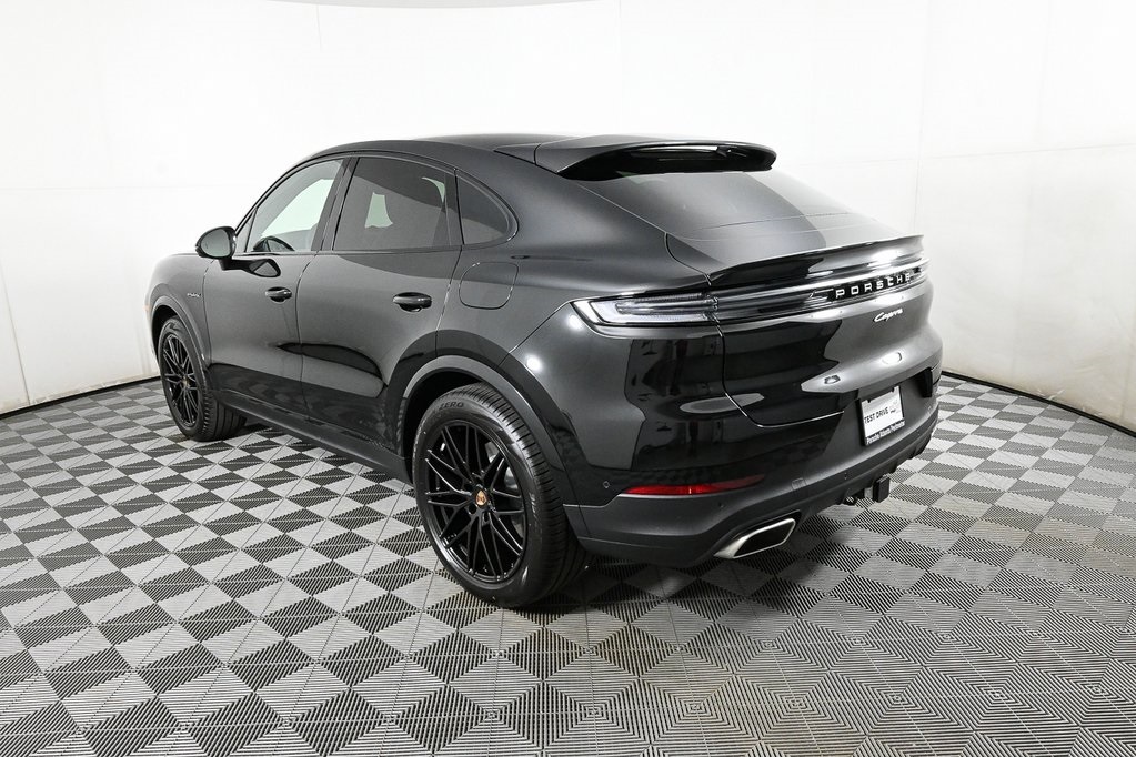 2025 Porsche Cayenne E-Hybrid Coupe photo 3