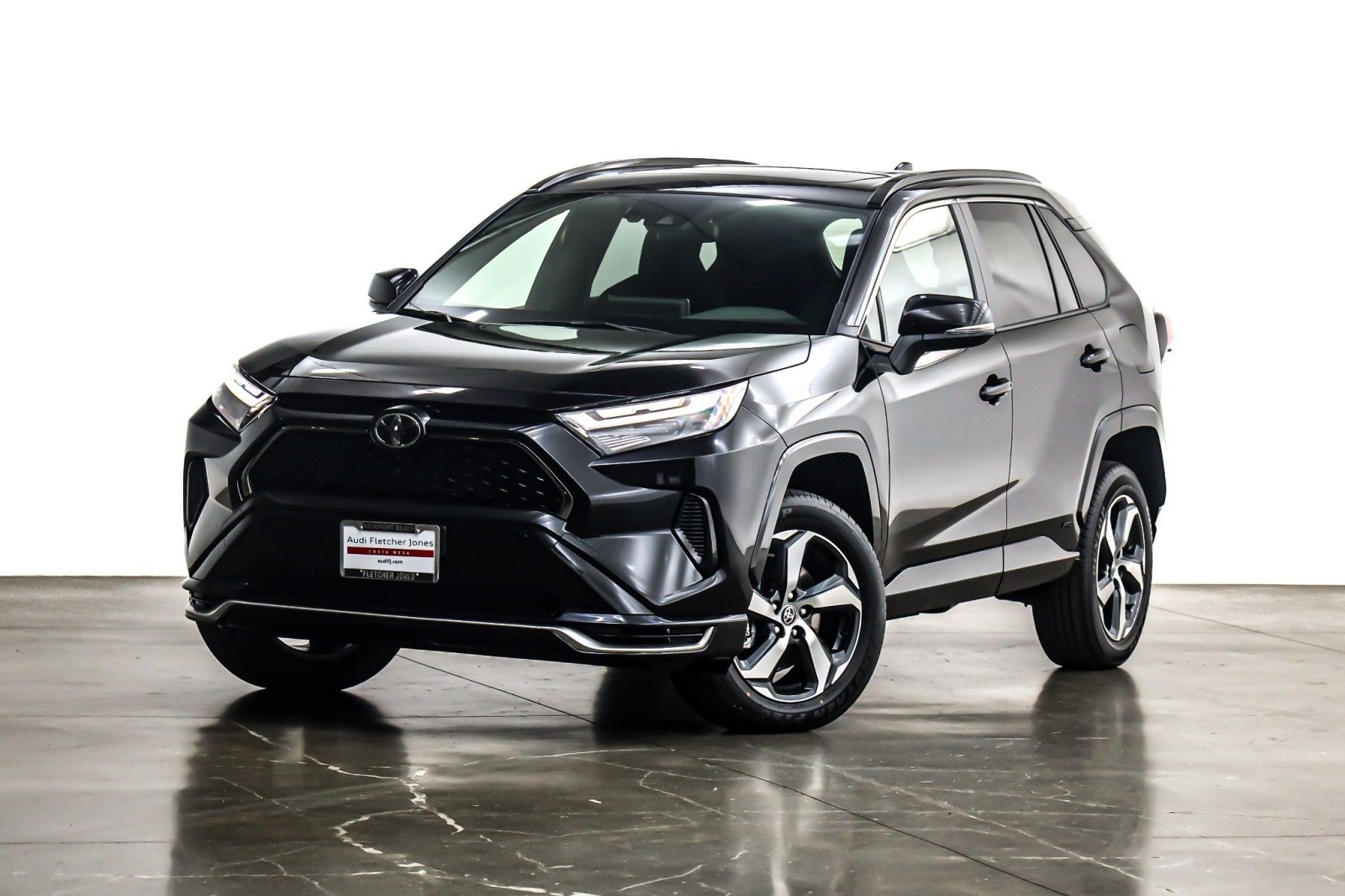 2025 Toyota RAV4 SE's photo