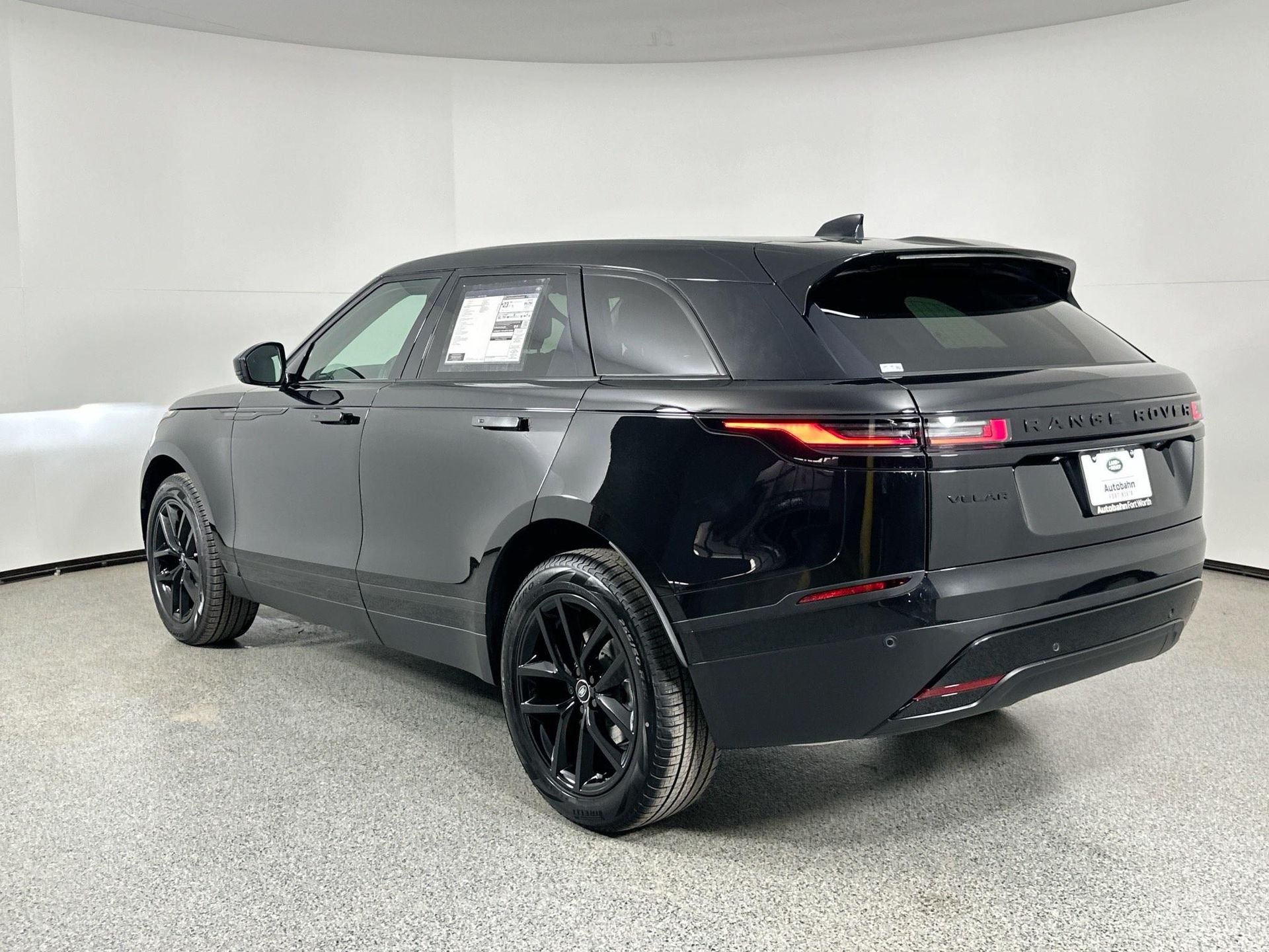 2025 Land Rover Range Rover Velar S photo 4