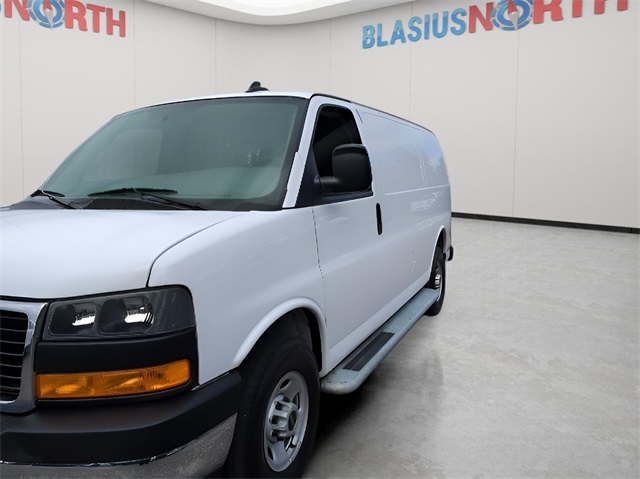 2024 Gmc Savana 2500 Cargo photo 2