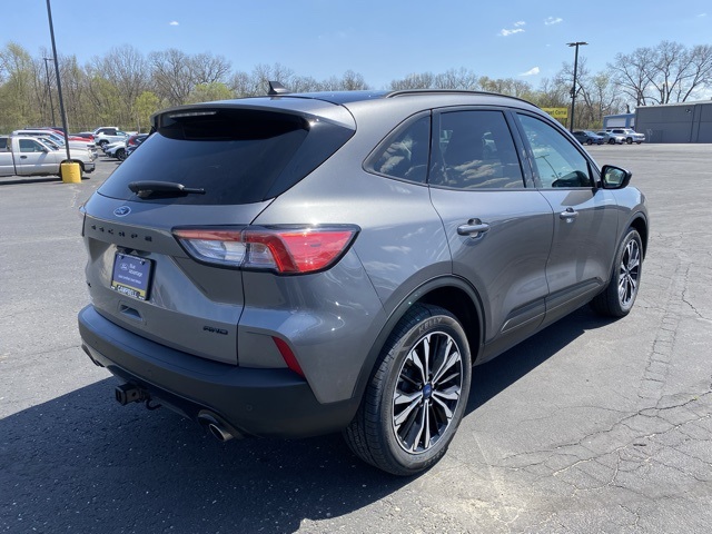 2022 Ford Escape SEL photo 6