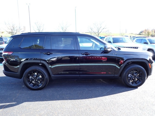 2025 Jeep Grand Cherokee Altitude photo 5