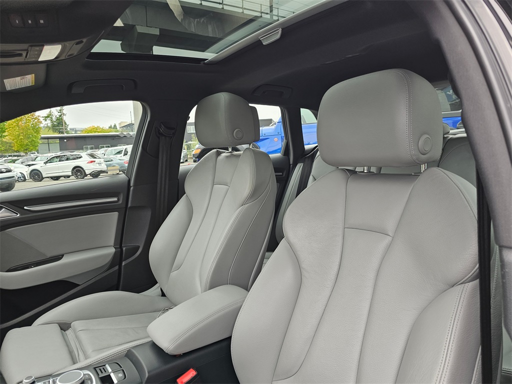 2017 Audi A3 E-tron Premium Plus photo 23