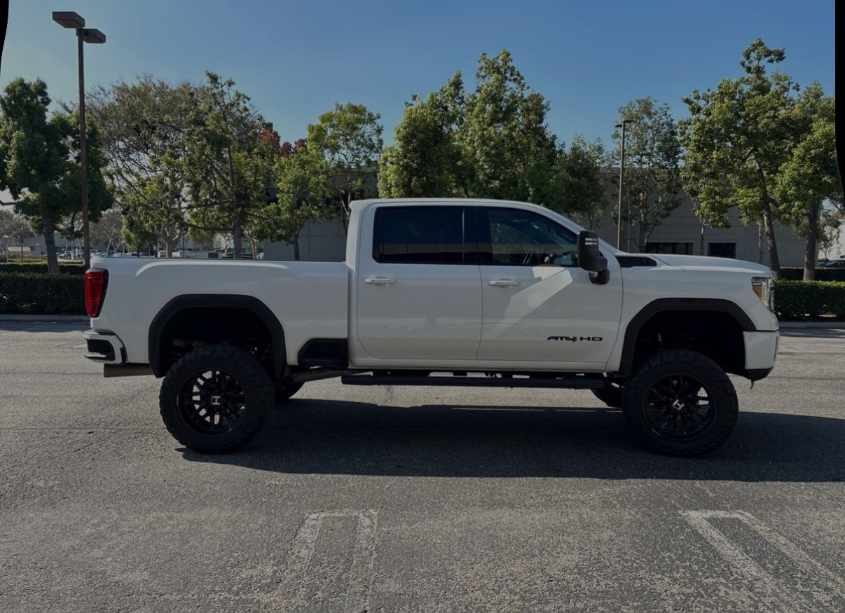 2020 Gmc Sierra 2500 HD AT4 photo 2