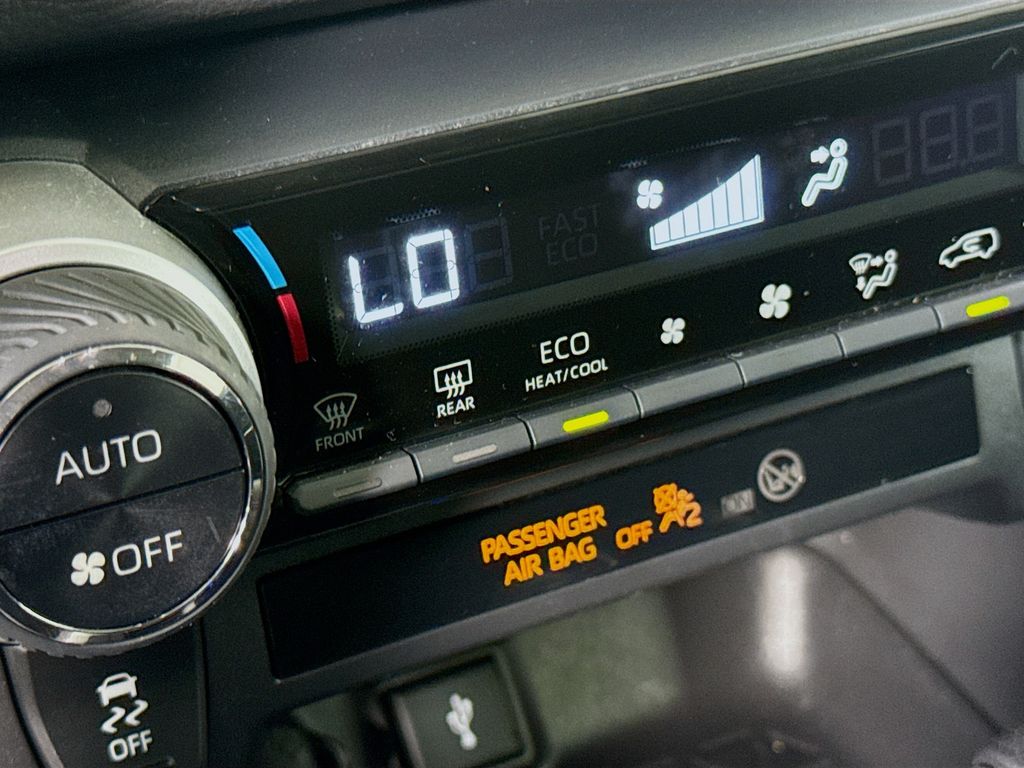 2022 Toyota RAV4 Hybrid LE photo 18