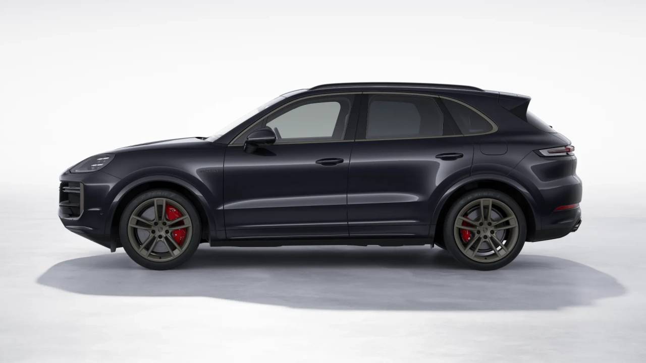 2026 Porsche Cayenne Turbo E-Hybrid photo 2