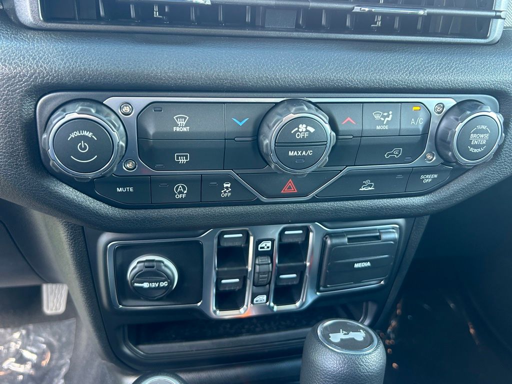 2025 Jeep Wrangler Sport photo 46