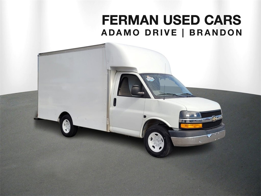 2019 Chevrolet Express Cutaway Base's photo