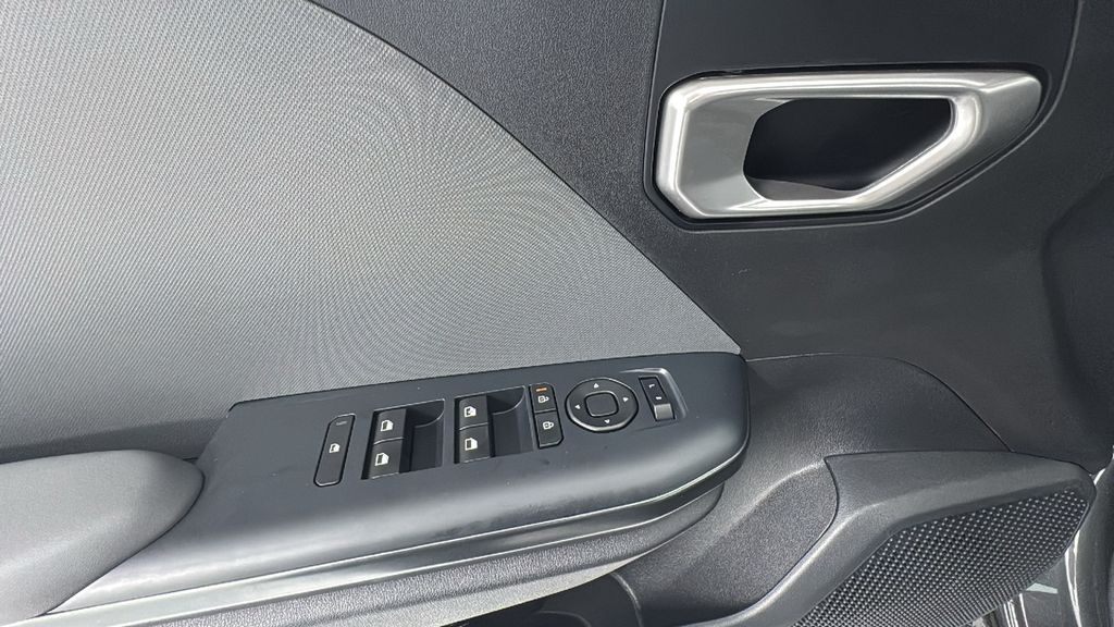 2025 Kia K4 LXS photo 15