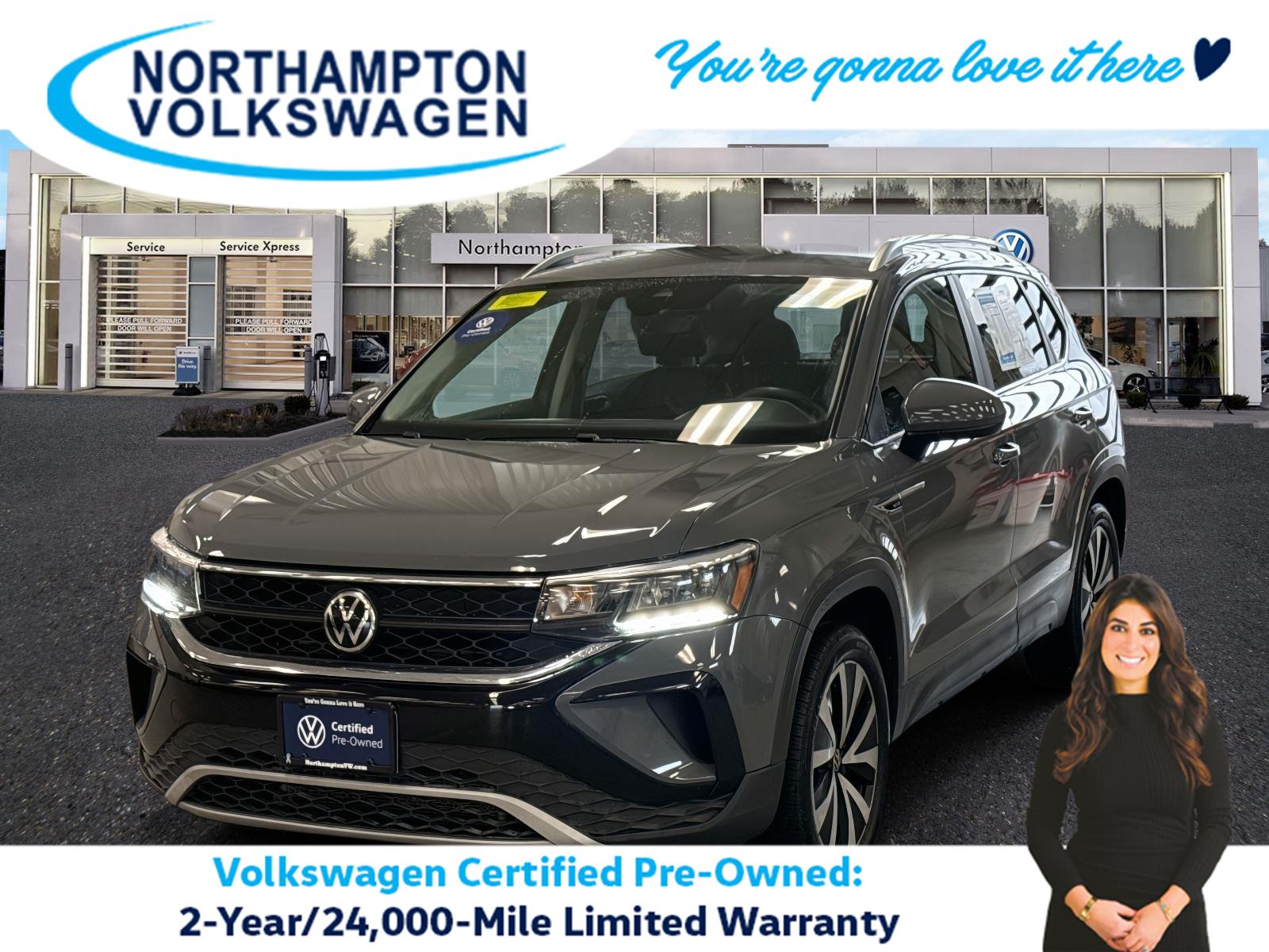 2022 Volkswagen Taos SE's photo