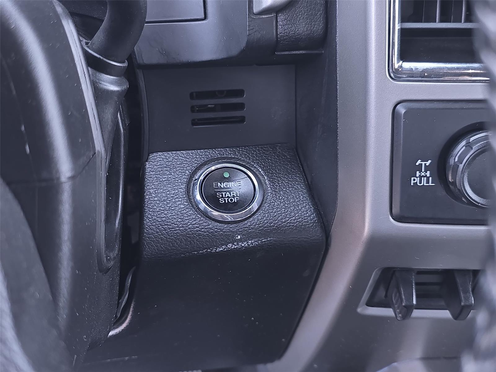 2018 Ford F-250 Lariat photo 17