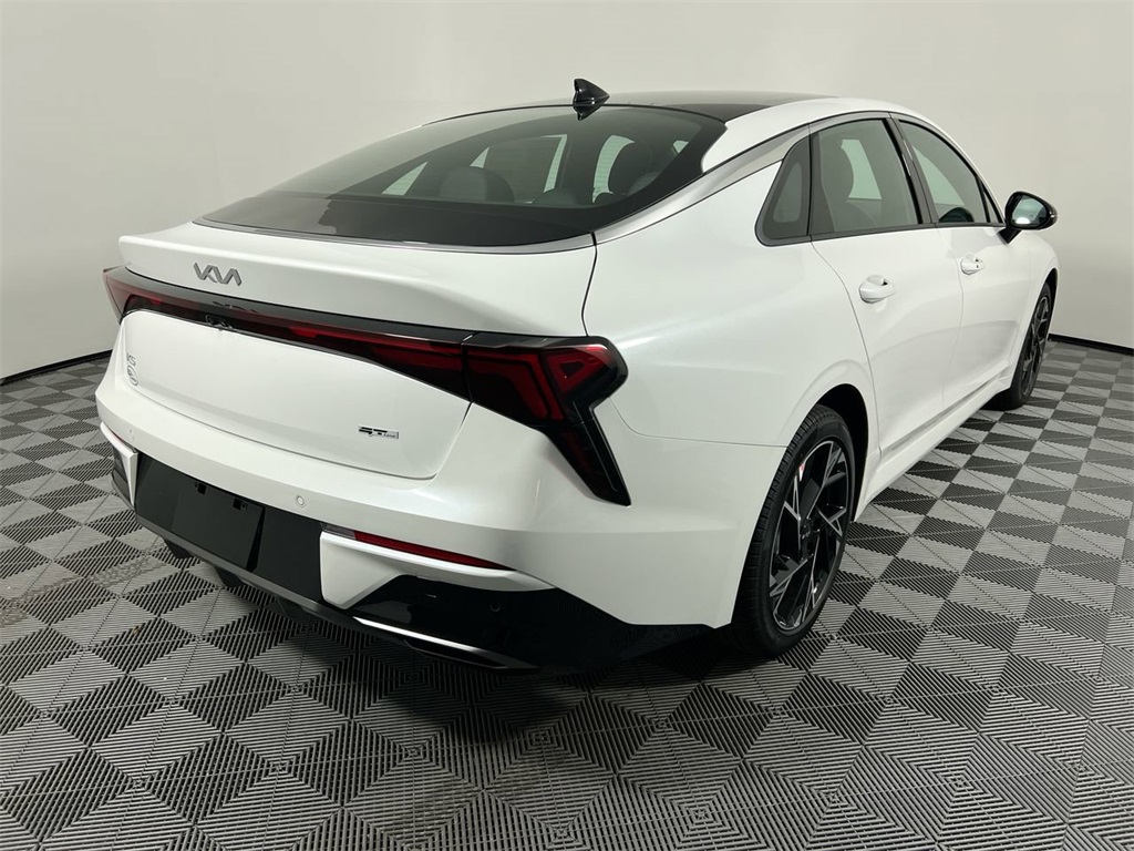 2025 Kia K5 GT-Line photo 3