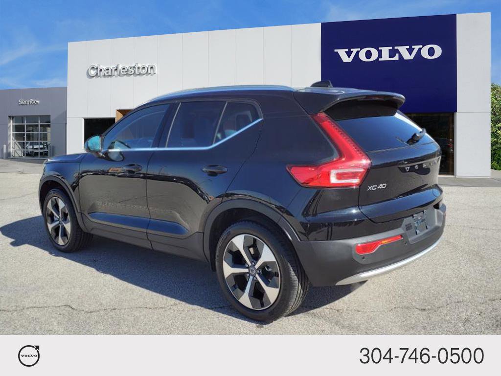 2025 Volvo XC40 Core photo 4