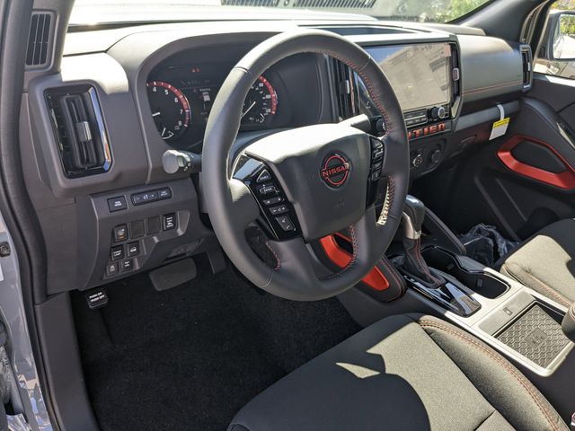 2025 Nissan Frontier Crew Cab PRO-4X photo 16