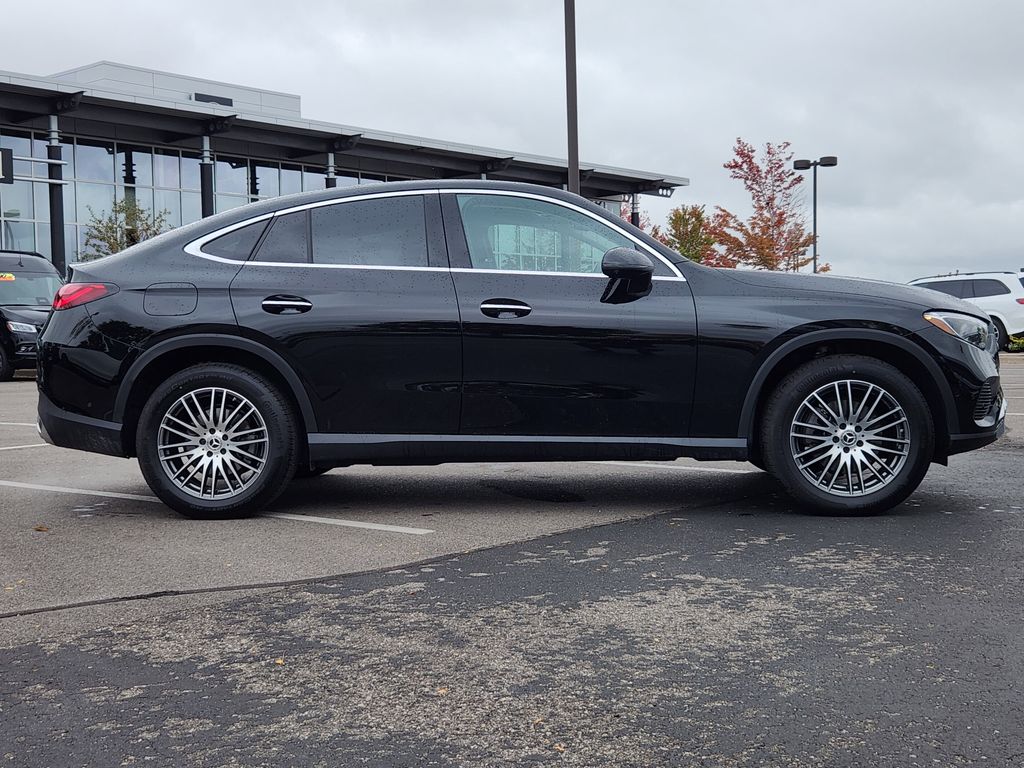 2025 Mercedes Benz GLC Coupe 300 4MATIC photo 2
