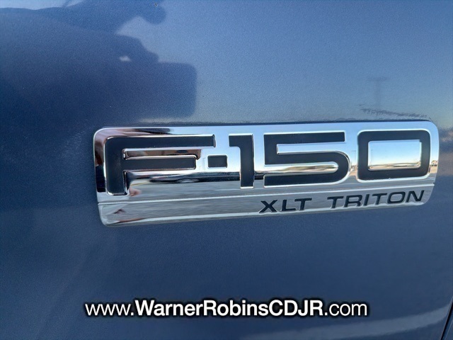 2004 Ford F-150 XLT photo 4