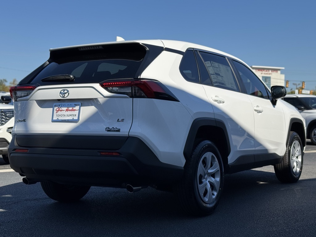 2025 Toyota RAV4 LE photo 4