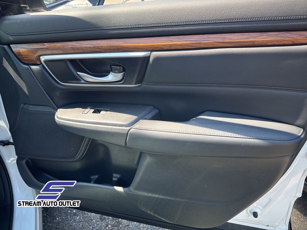 2022 Honda CR-V Touring photo 31