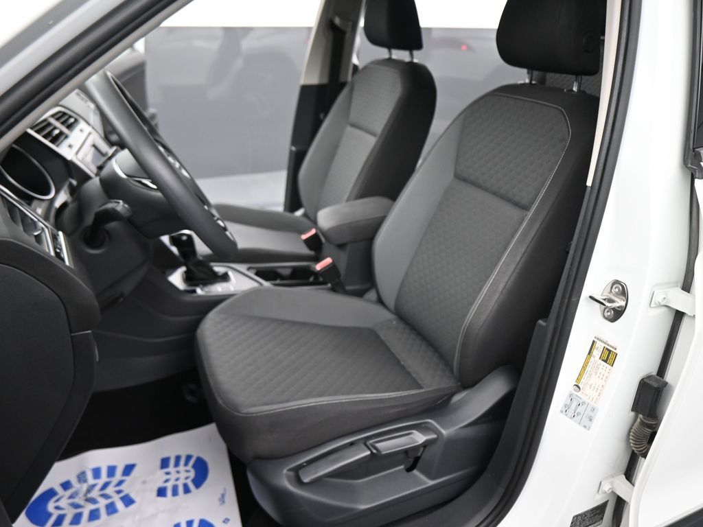 2021 Volkswagen Tiguan S photo 36