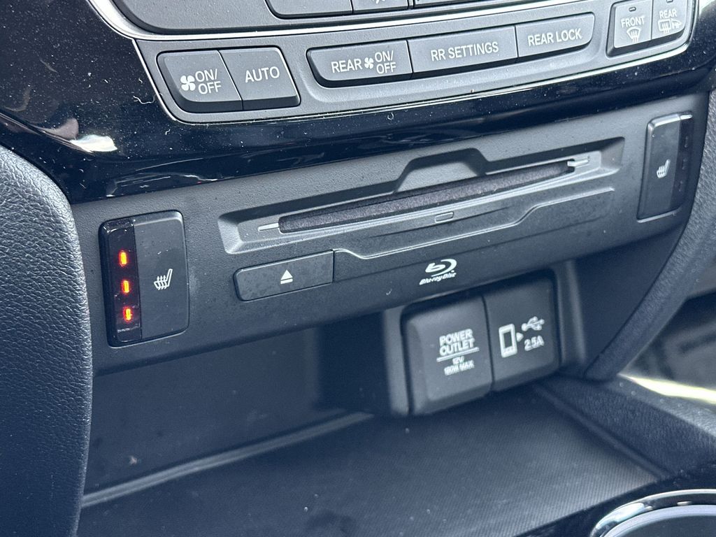 2022 Honda Pilot Touring photo 24