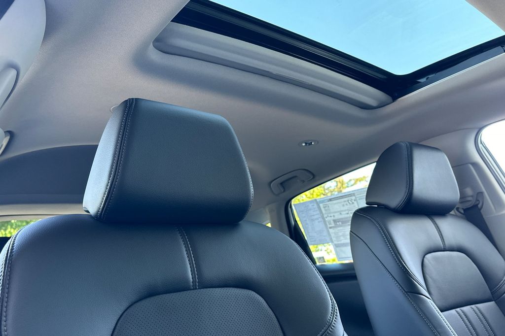 2026 Honda HR-V EX-L photo 14
