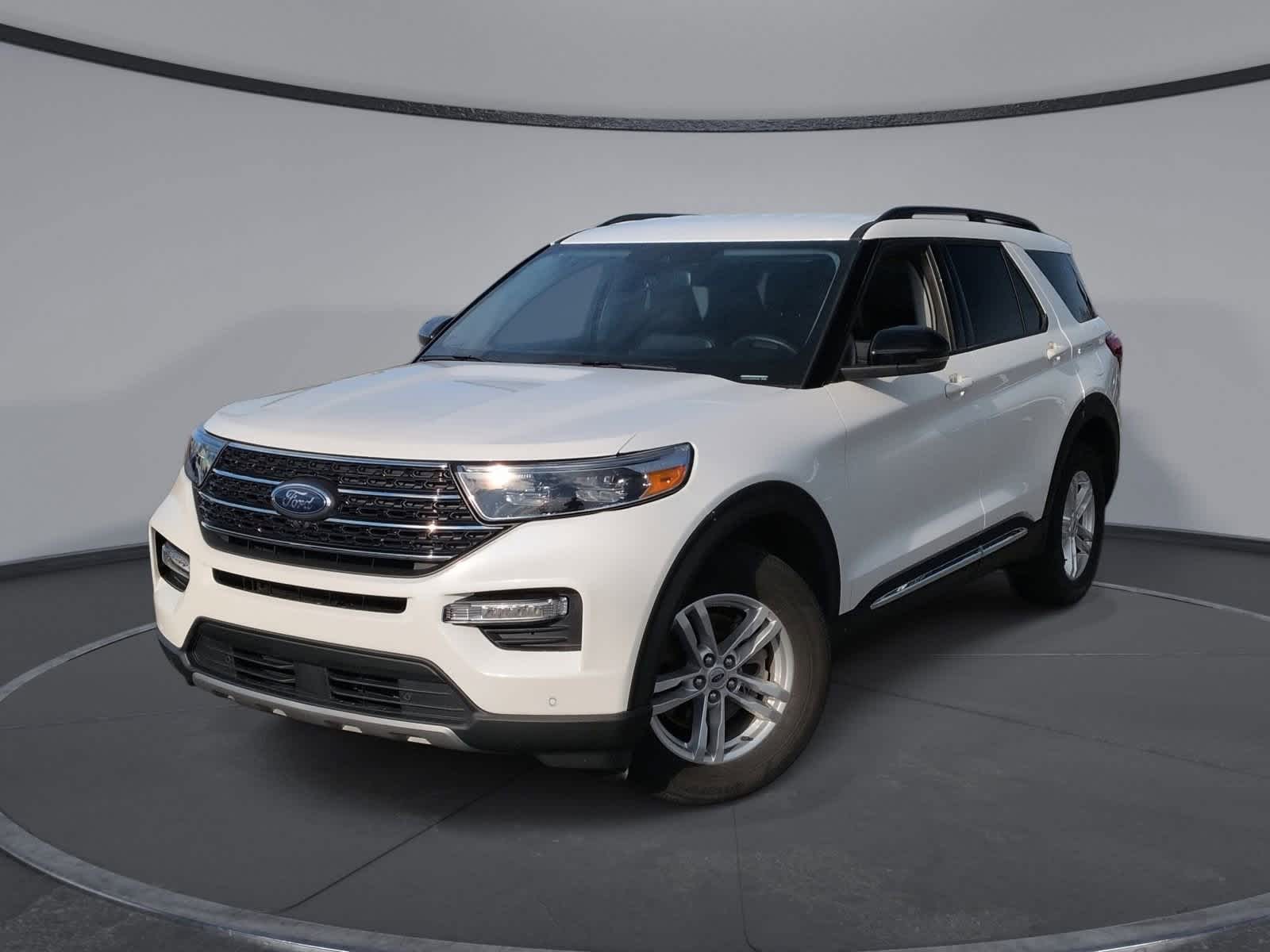 2023 Ford Explorer XLT's photo