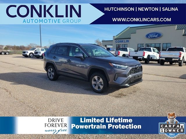 2024 Toyota RAV4 XLE's photo