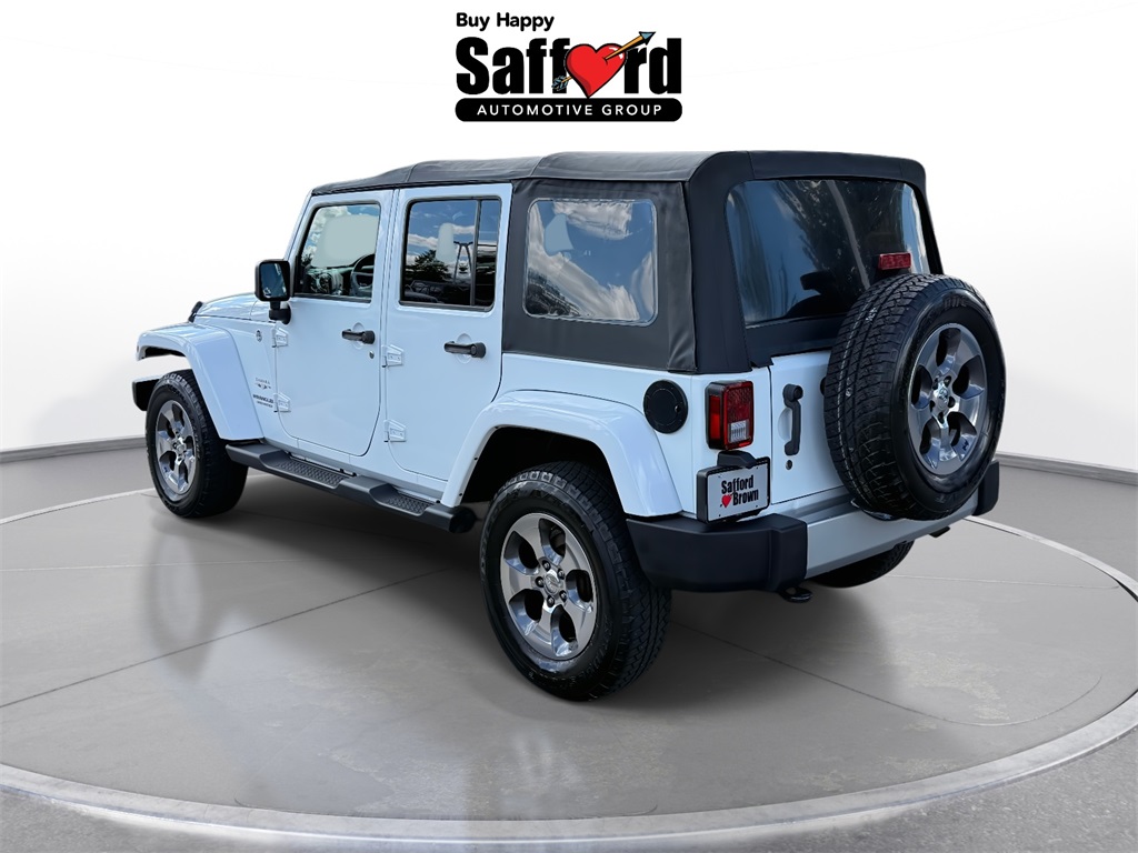 2017 Jeep Wrangler Unlimited Sahara photo 6