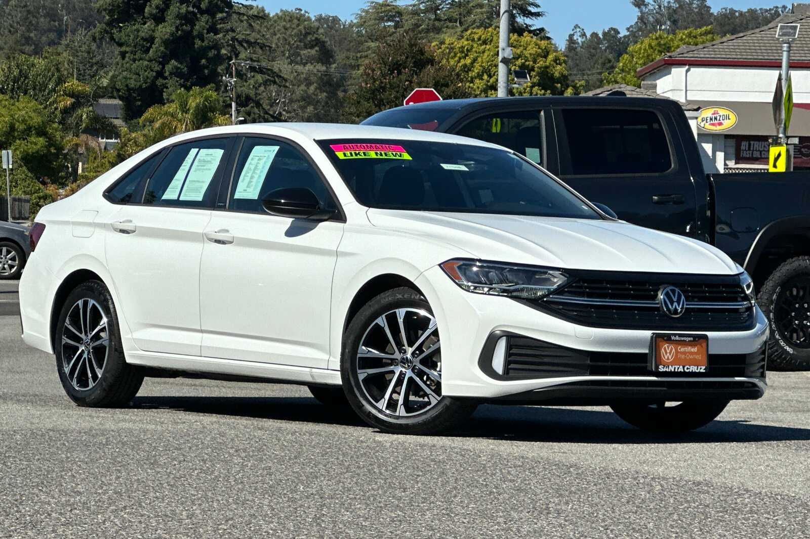 2024 Volkswagen Jetta 1.5T Sport photo 2