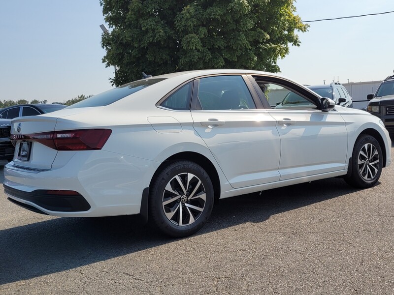 2025 Volkswagen Jetta 1.5T S photo 3