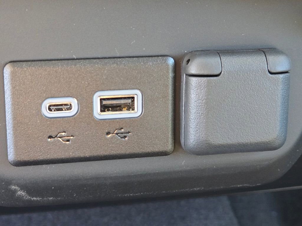 2026 Chevrolet Silverado 2500HD Custom photo 13