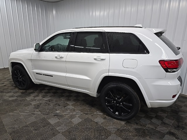 2021 Jeep Grand Cherokee Laredo X photo 4