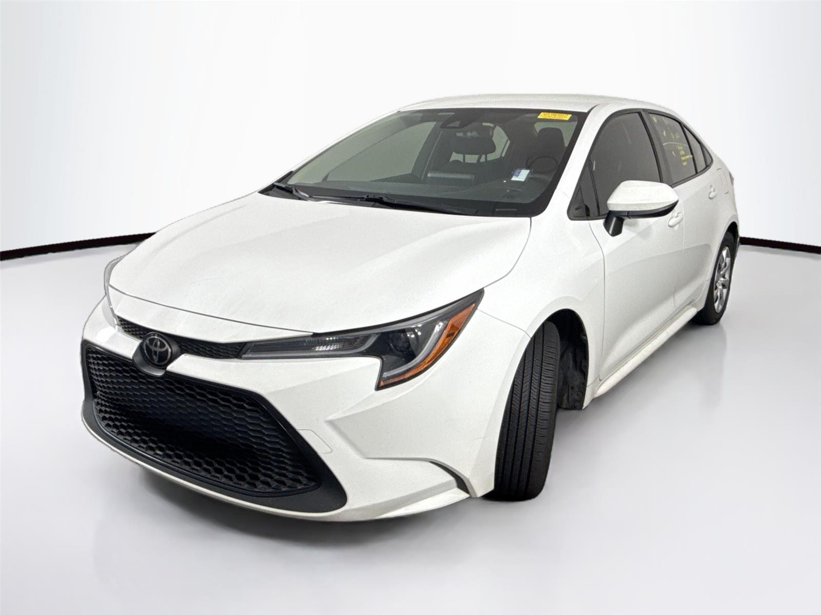 2022 Toyota Corolla LE photo 2