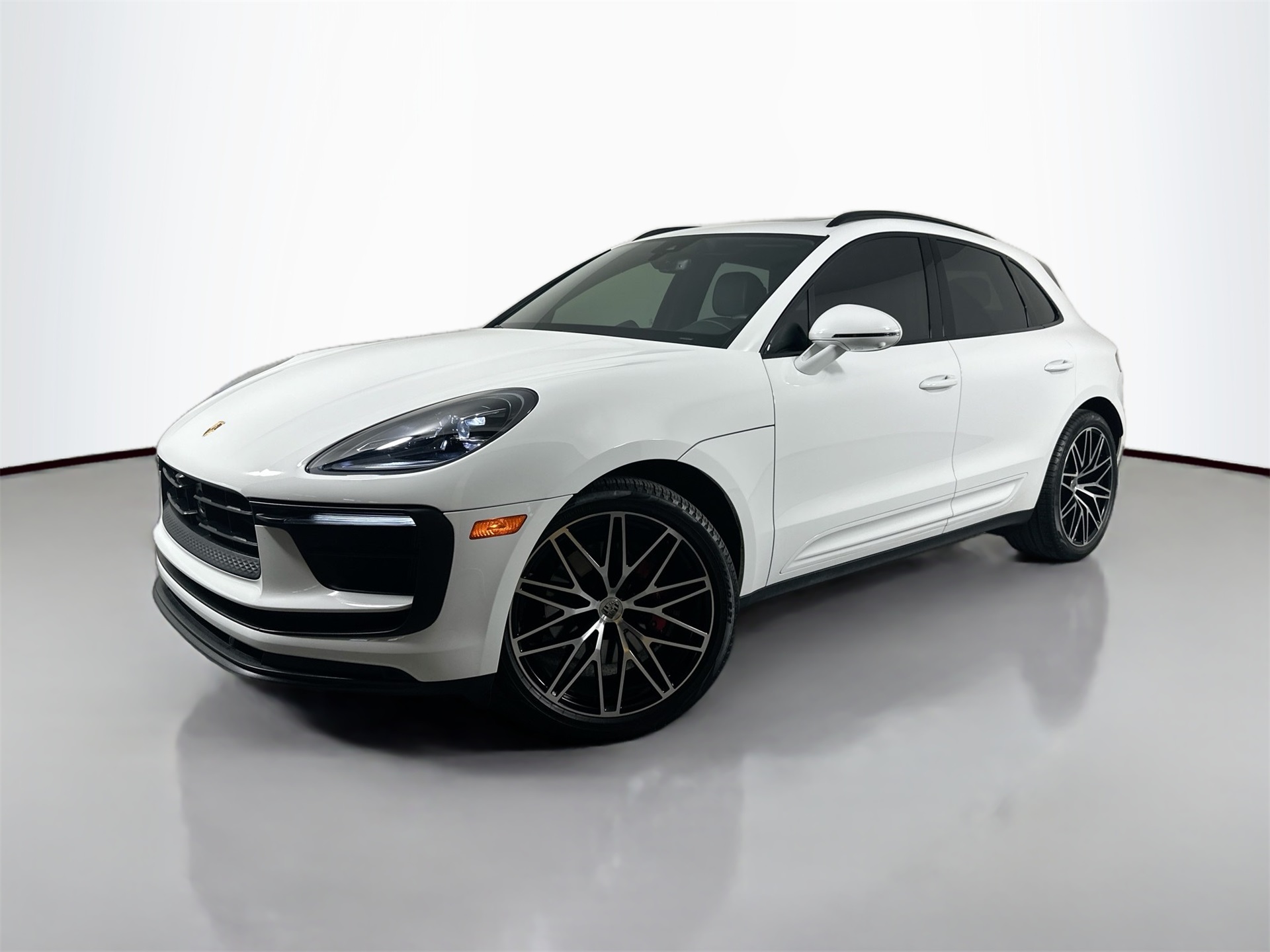 2024 Porsche Macan S's photo