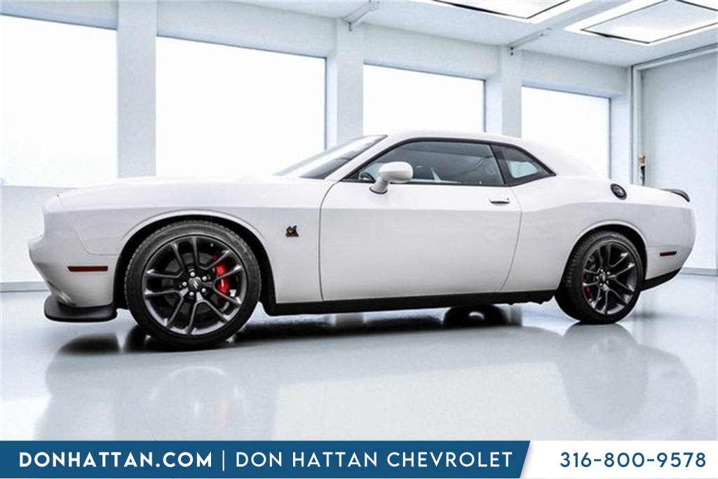 2022 Dodge Challenger R/T Scat Pack photo 2