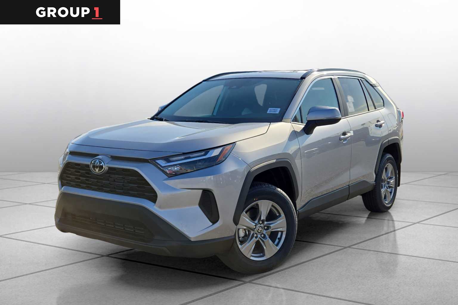 2025 Toyota RAV4 XLE's photo