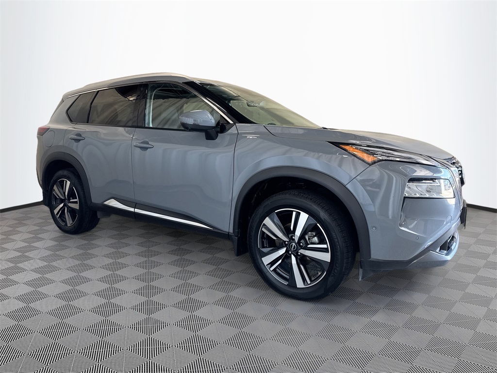 2023 Nissan Rogue SL photo 3