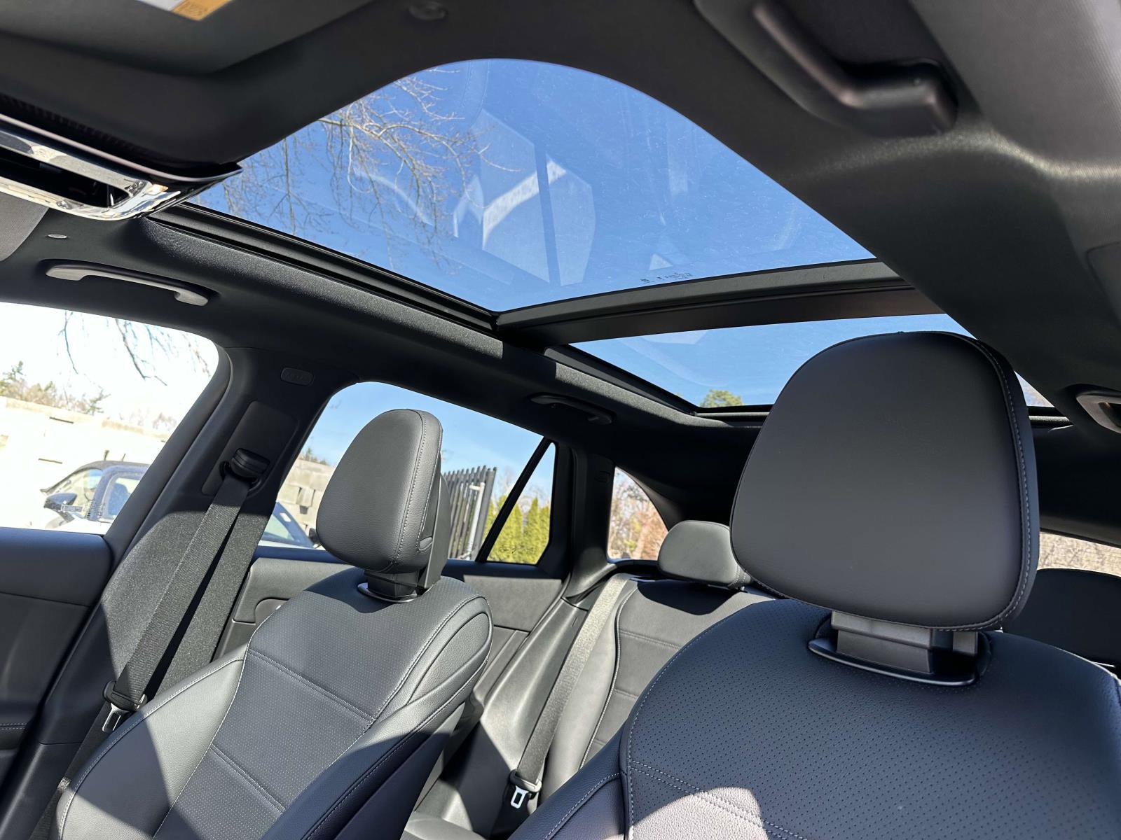 2025 Mercedes Benz GLC 300 4MATIC photo 13