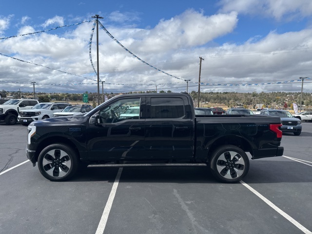 2025 Ford F-150 Lightning Platinum photo 4