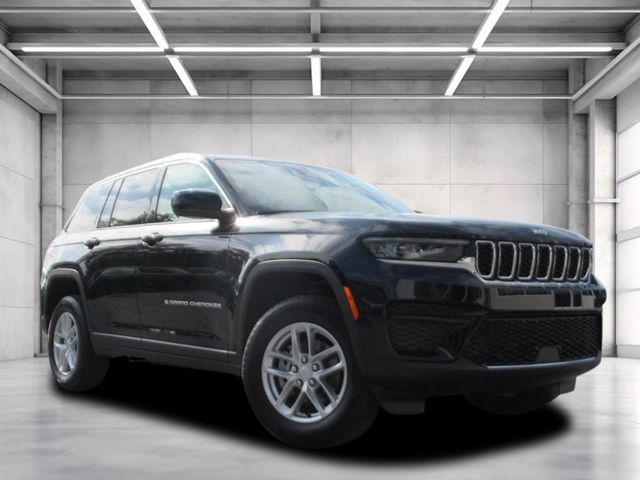 2025 Jeep Grand Cherokee Laredo's photo