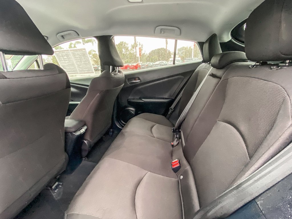 2022 Toyota Prius L photo 16