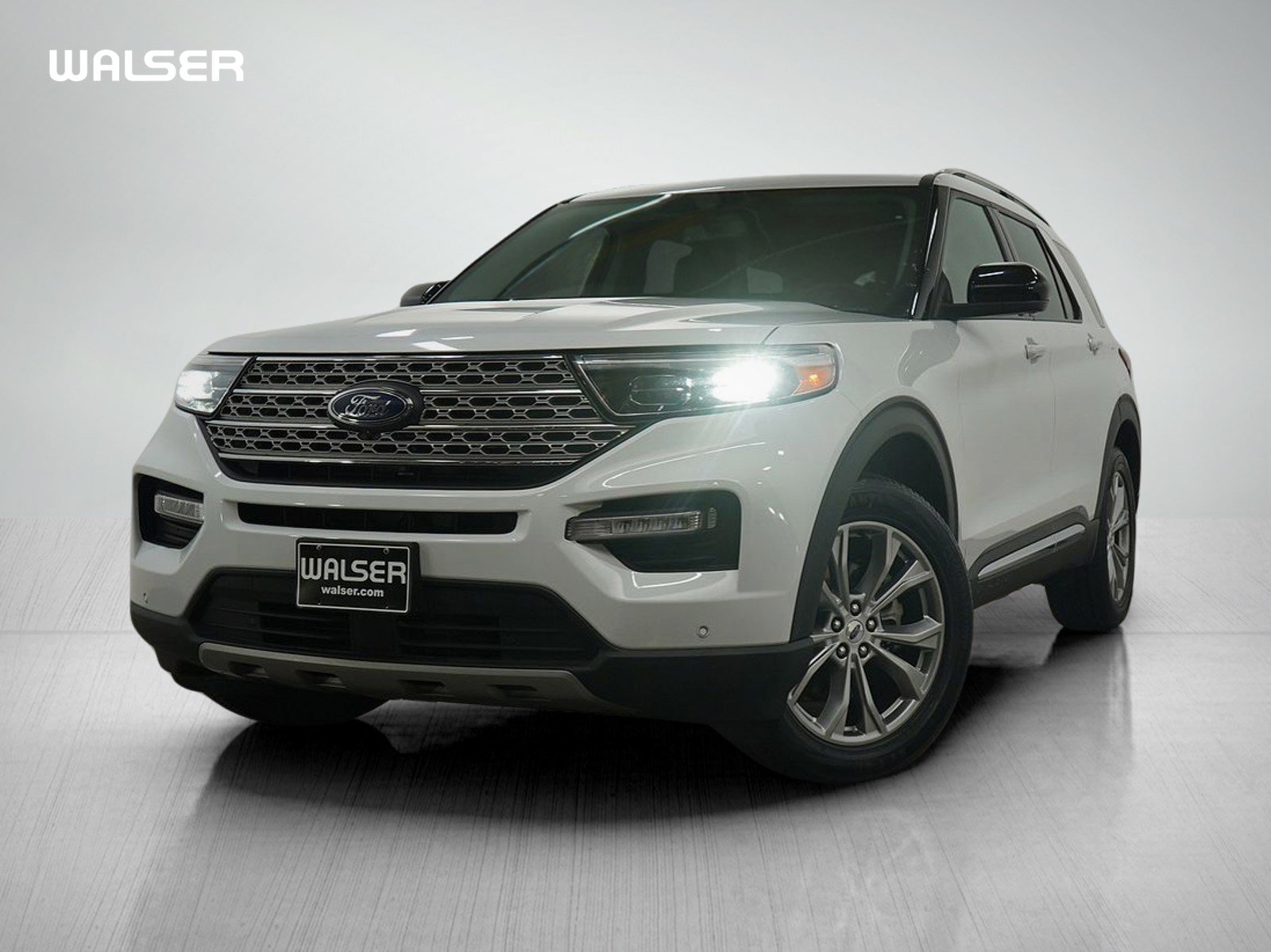 2023 Ford Explorer Limited's photo