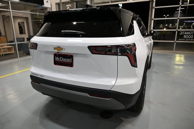 2026 Chevrolet Equinox LT photo 4