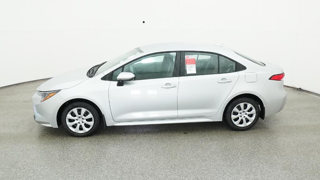2025 Toyota Corolla LE photo 9
