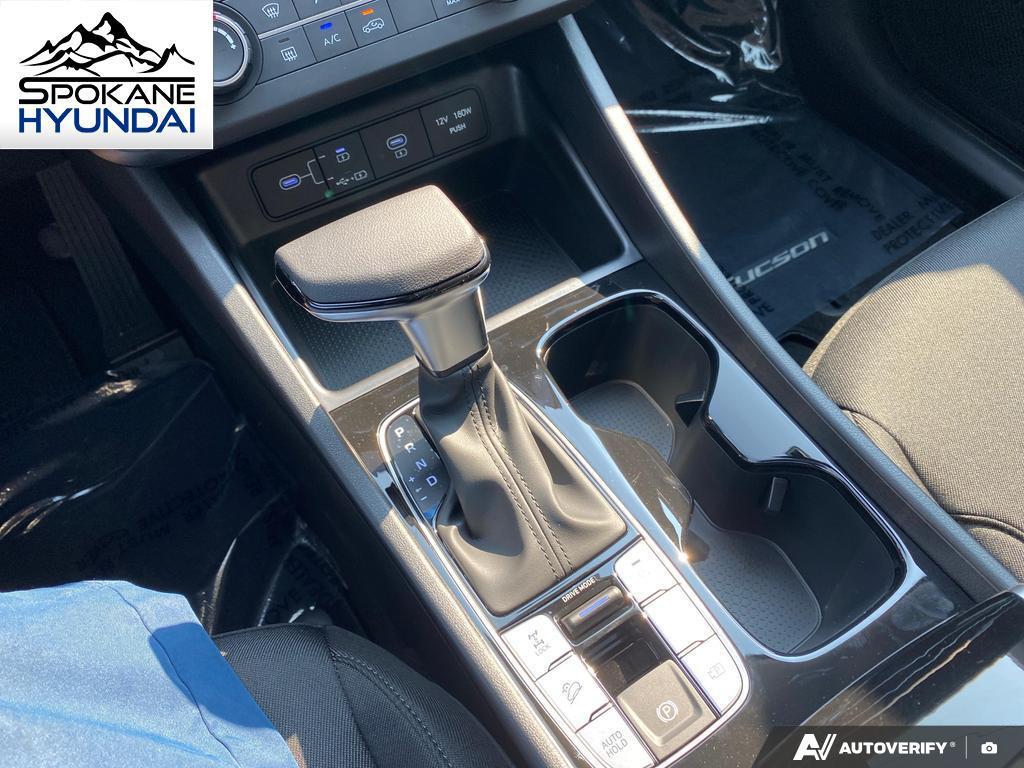 2026 Hyundai Tucson SE photo 6