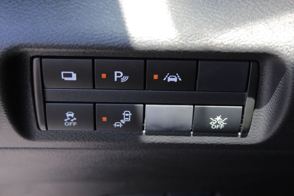 2025 Nissan Kicks Play S photo 19