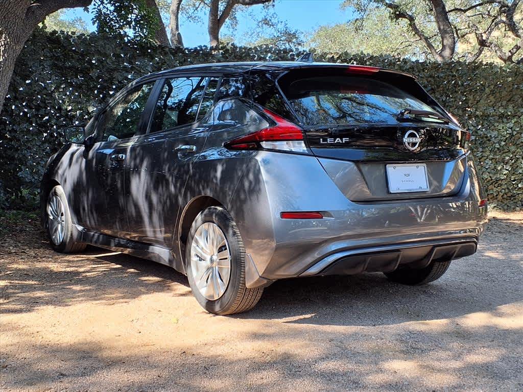 2023 Nissan Leaf S photo 4