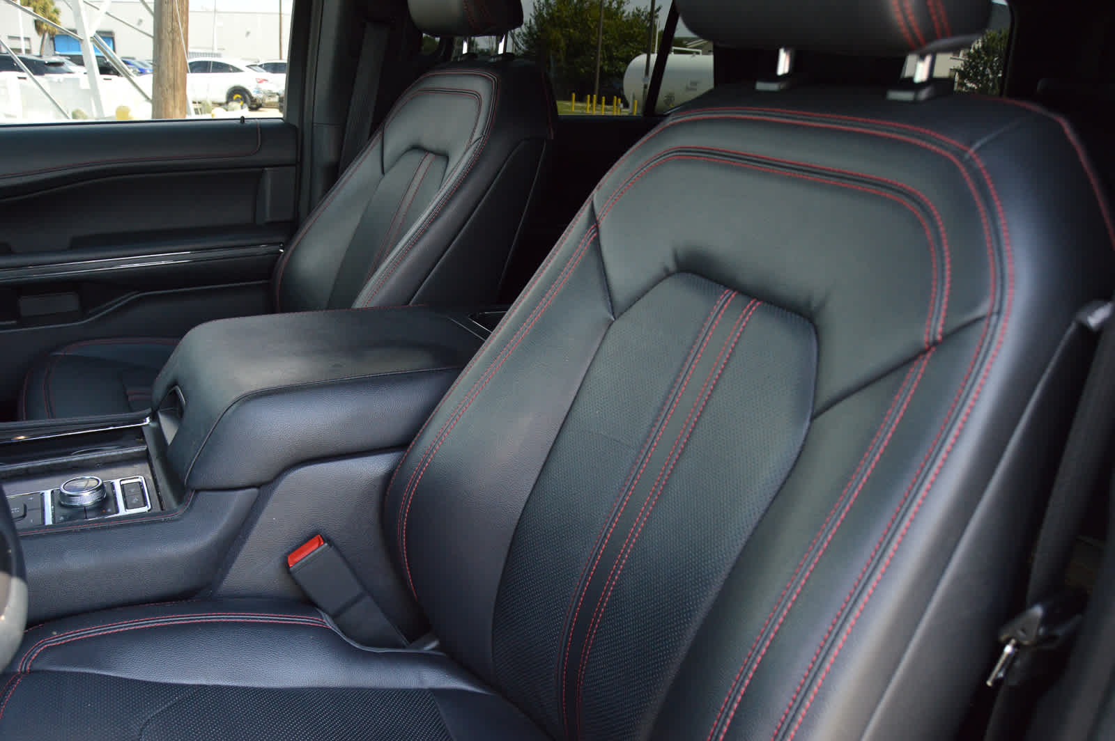 2023 Ford Expedition Limited photo 10